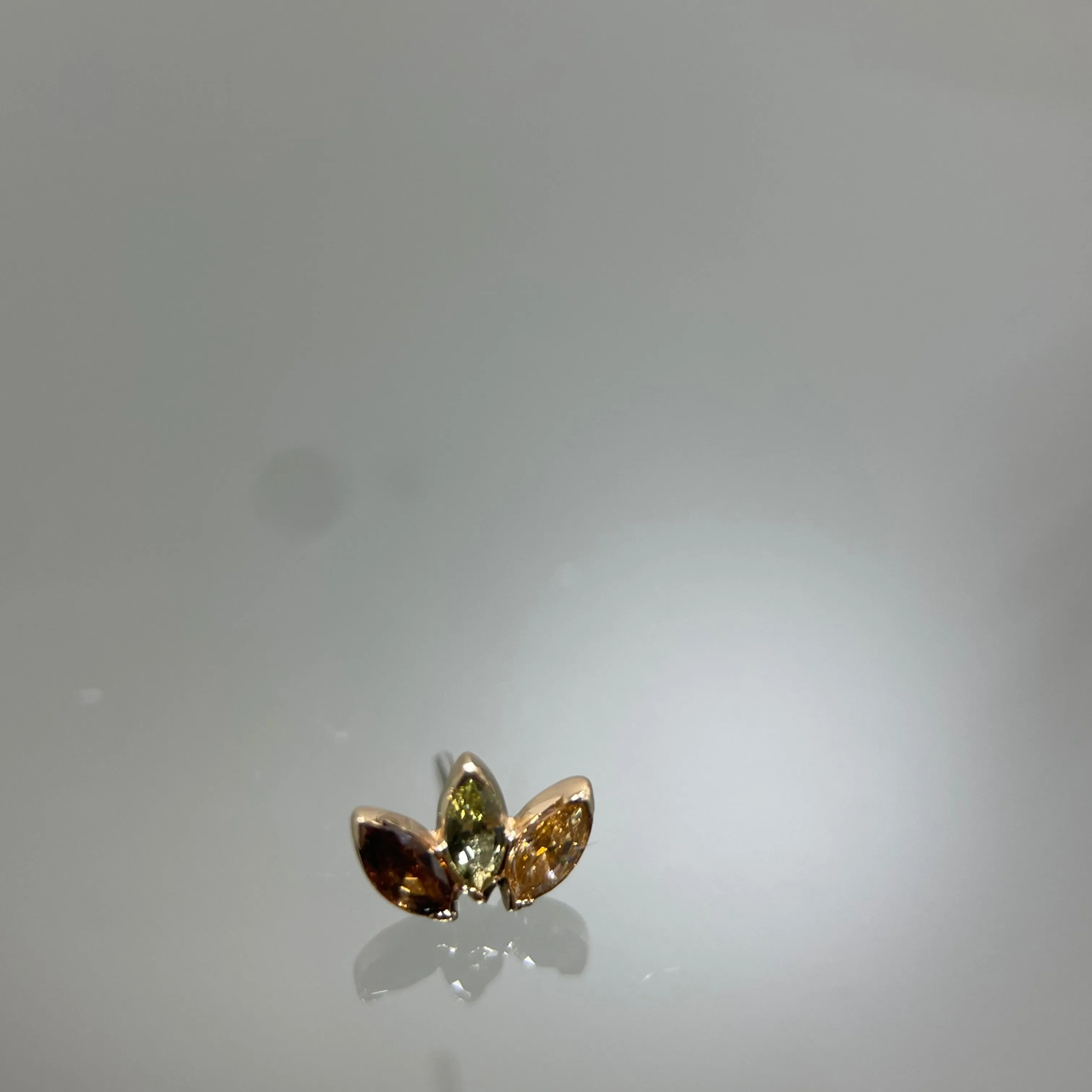 Anatometal  Marquise Fan End 3 Stones Mini Threadless (18K Gold)