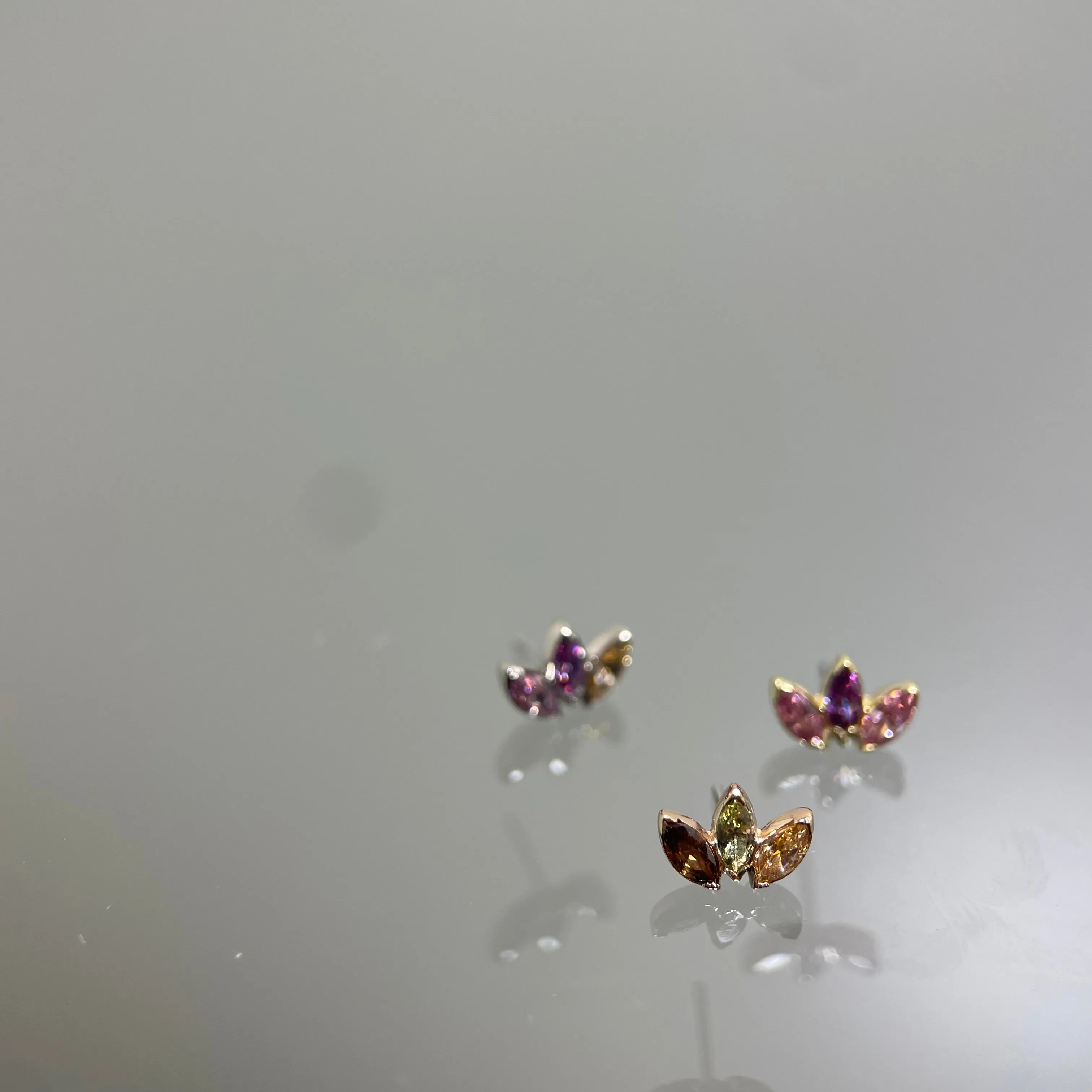 Anatometal  Marquise Fan End 3 Stones Mini Threadless (18K Gold)