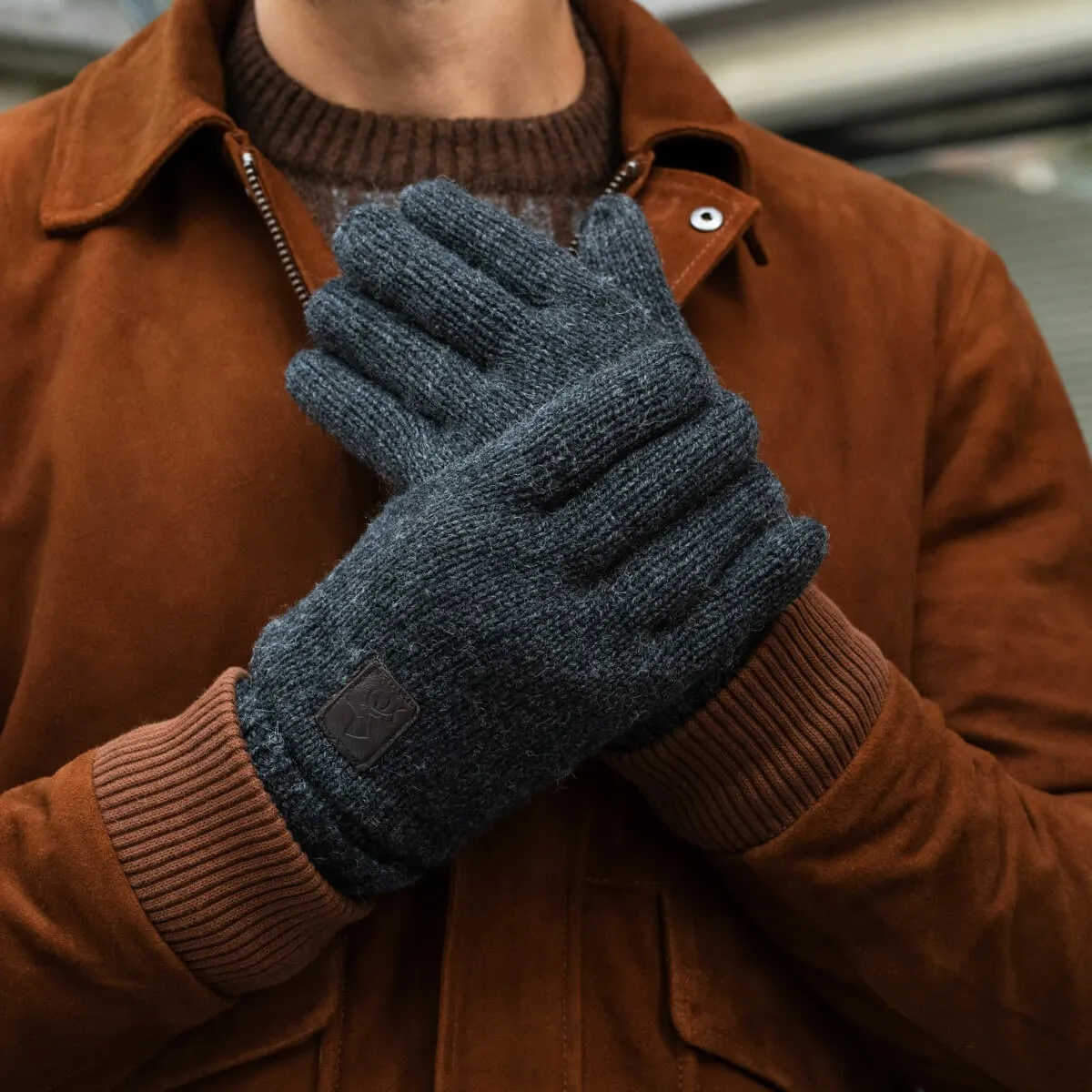 Hudson (dark grey) - knitted gloves from Shetland wool with warm fleece lining