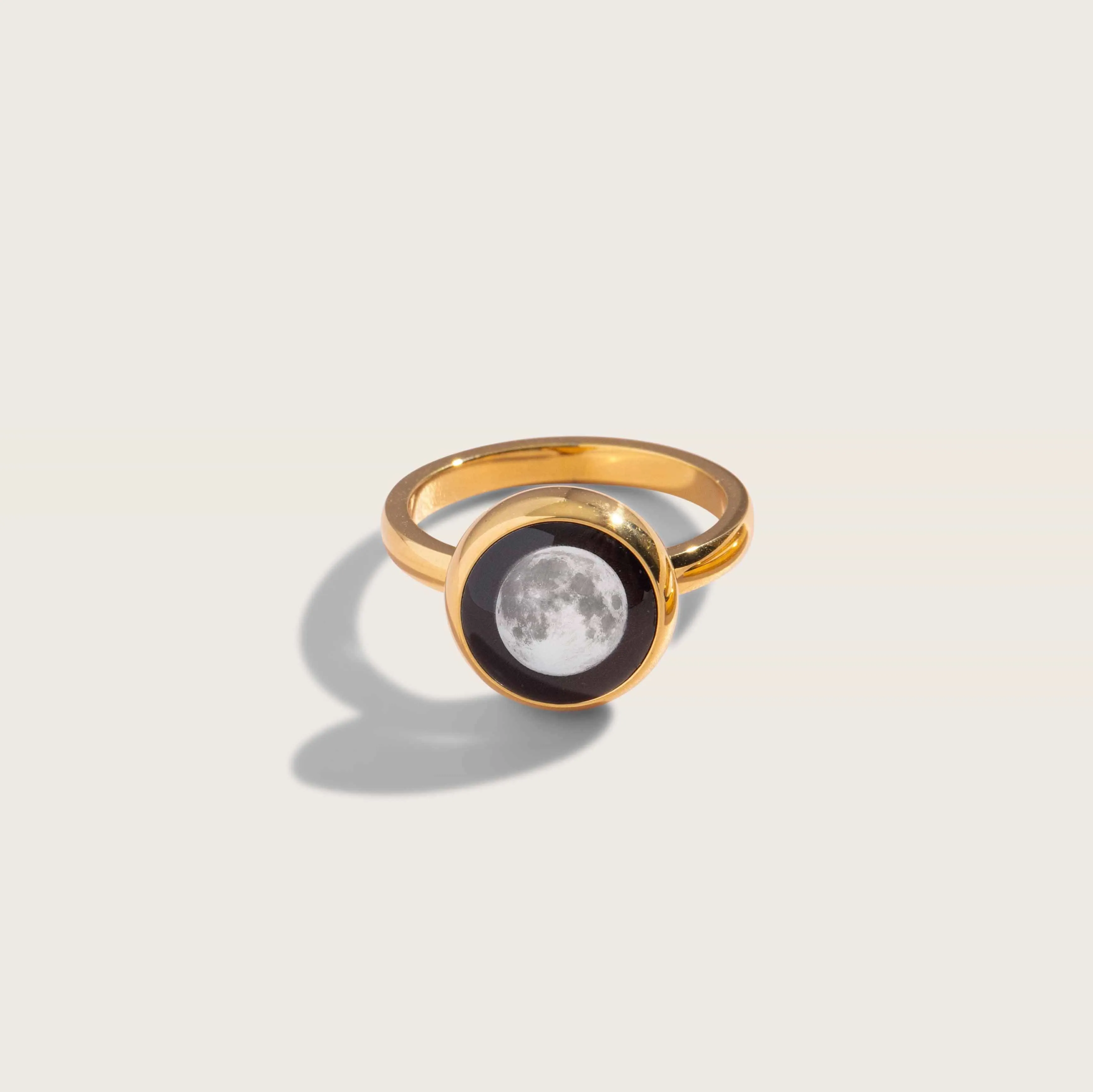 Mini Simplicity Ring in Gold - Size 5